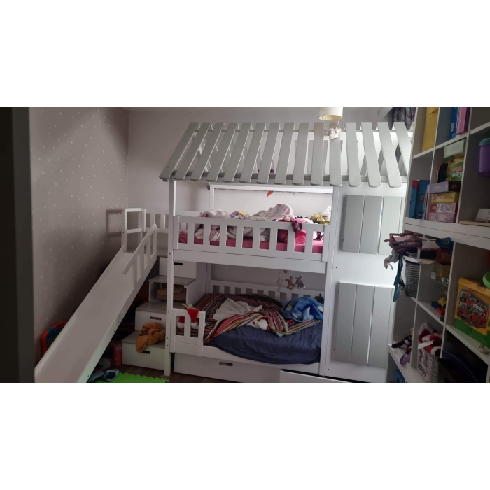 Bed met trap en glijbaan